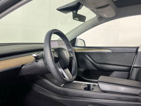Used 2023 Tesla Model Y Long Range image 30