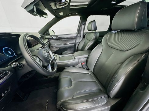Used 2024 Hyundai Palisade Calligraphy image 13