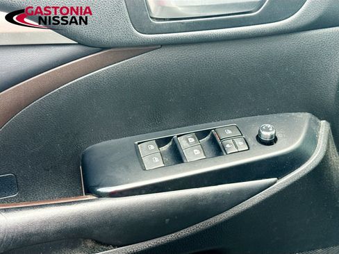 Used 2018 Toyota Highlander XLE FWD image 22