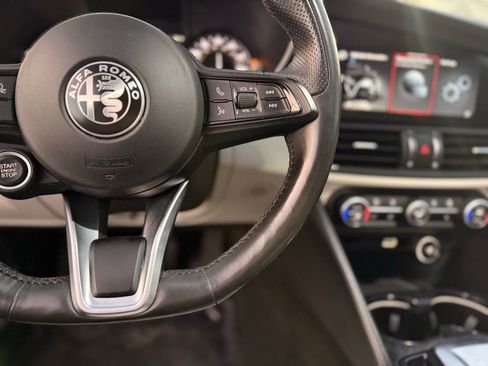 Used 2020 Alfa Romeo Giulia w/ Nero Edizione image 19