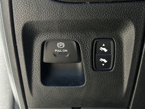 Used 2025 RAM 1500 Laramie image 25