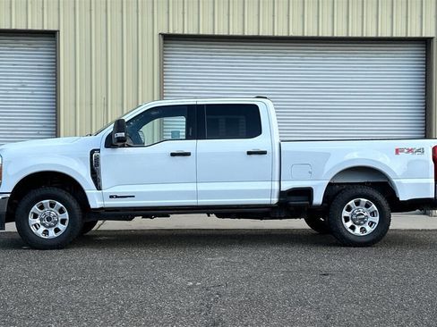 Used 2023 Ford F250 XLT w/ FX4 Off-Road Package image 3