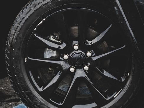 Used 2018 Jeep Grand Cherokee Altitude image 25