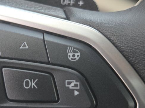 Used 2025 Volkswagen Atlas SE image 5