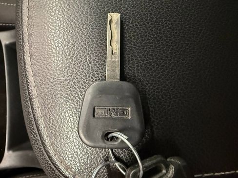 Used 2017 GMC Canyon SLE w/ SLE Convenience Package image 16