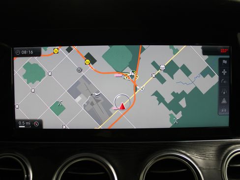 Used 2017 Mercedes-Benz E 300 4MATIC image 13