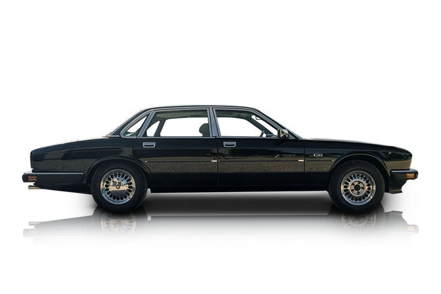 Used 1988 Jaguar XJ6 RWD image 2