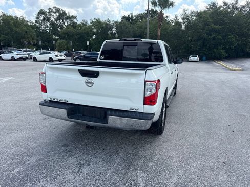 Used 2017 Nissan Titan SV RWD image 4