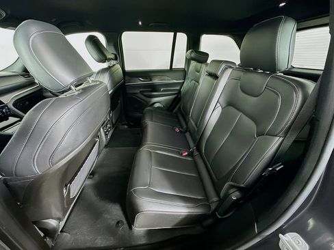 Certified 2025 Jeep Grand Cherokee Limited w/ MOPAR Finishing Package image 35