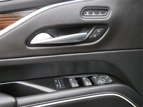 Used 2023 Cadillac Escalade ESV Premium Luxury image 12
