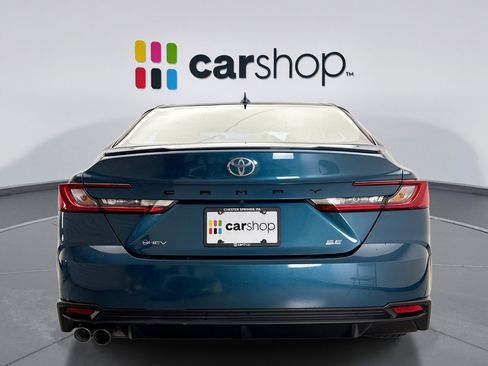 Used 2025 Toyota Camry SE w/ Convenience Package FWD image 4