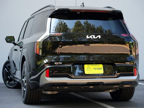 Used 2025 Kia EV9 GT-Line AWD/4WD image 6