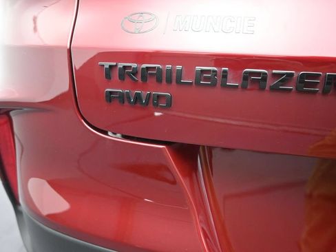 Used 2025 Chevrolet TrailBlazer RS w/ Convenience Package AWD/4WD image 36
