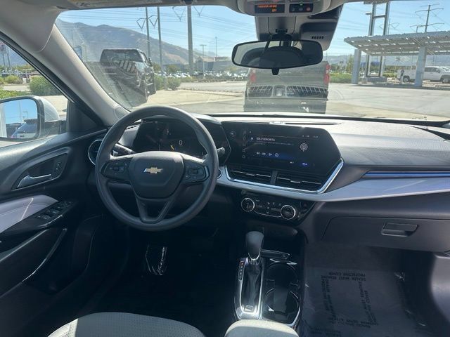 Certified 2026 Chevrolet Trax LT FWD image 30