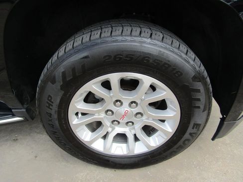 Used 2017 GMC Yukon SLE image 7