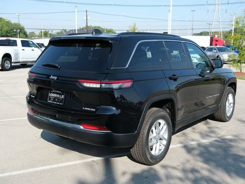 New 2025 Jeep Grand Cherokee Laredo w/ Luxury Tech Group I AWD/4WD image 8