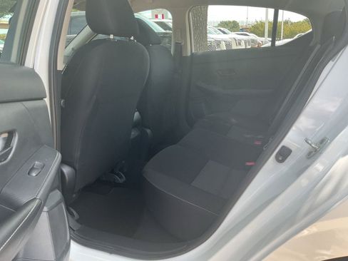Used 2025 Nissan Sentra SV FWD image 9