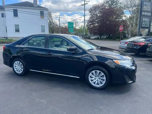Used 2012 Toyota Camry LE FWD image 2