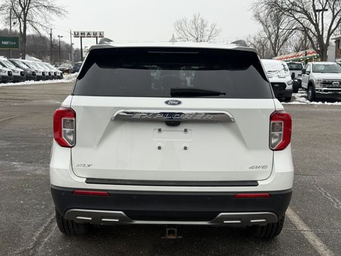 Certified 2023 Ford Explorer XLT w/ Equipment Group 202A image 3