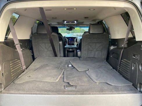 Used 2016 Cadillac Escalade Luxury AWD/4WD image 25