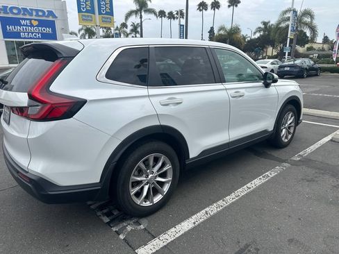Used 2023 Honda CR-V EX-L image 3