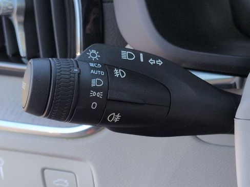 Used 2021 Volvo XC60 T5 Inscription w/ Advanced Package image 28