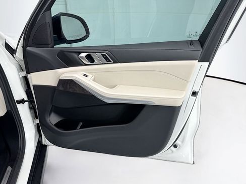 Certified 2022 BMW X5 sDrive40i w/ Premium Package RWD image 24