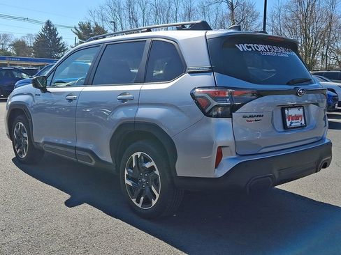 Used 2025 Subaru Forester Limited image 4