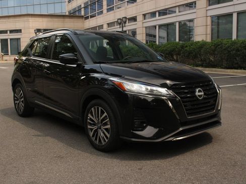 Used 2024 Nissan Kicks SR FWD image 1