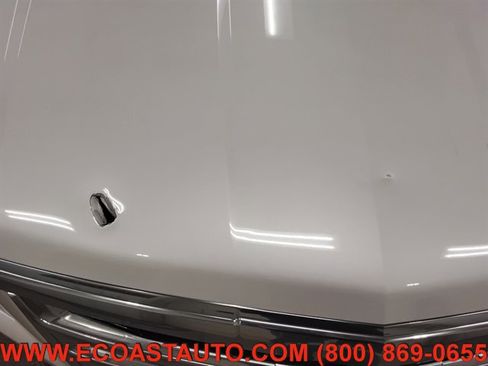 Used 2017 Cadillac Escalade Luxury AWD/4WD image 19