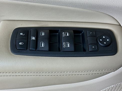 Used 2017 Jeep Grand Cherokee Limited w/ Luxury Group II image 15