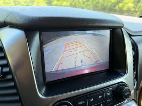 Used 2016 Chevrolet Suburban LTZ RWD image 17
