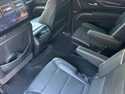 Used 2023 Cadillac Escalade ESV Premium Luxury w/ LPO, Radiant Package AWD/4WD image 11