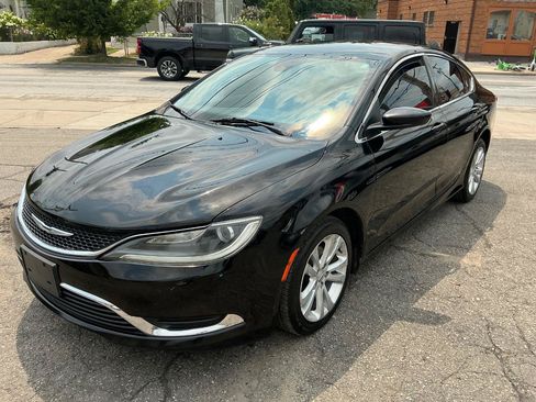 Used 2015 Chrysler 200 Limited w/ Convenience Group FWD image 8