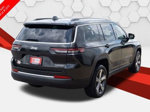 Used 2022 Jeep Grand Cherokee L Limited AWD/4WD image 6