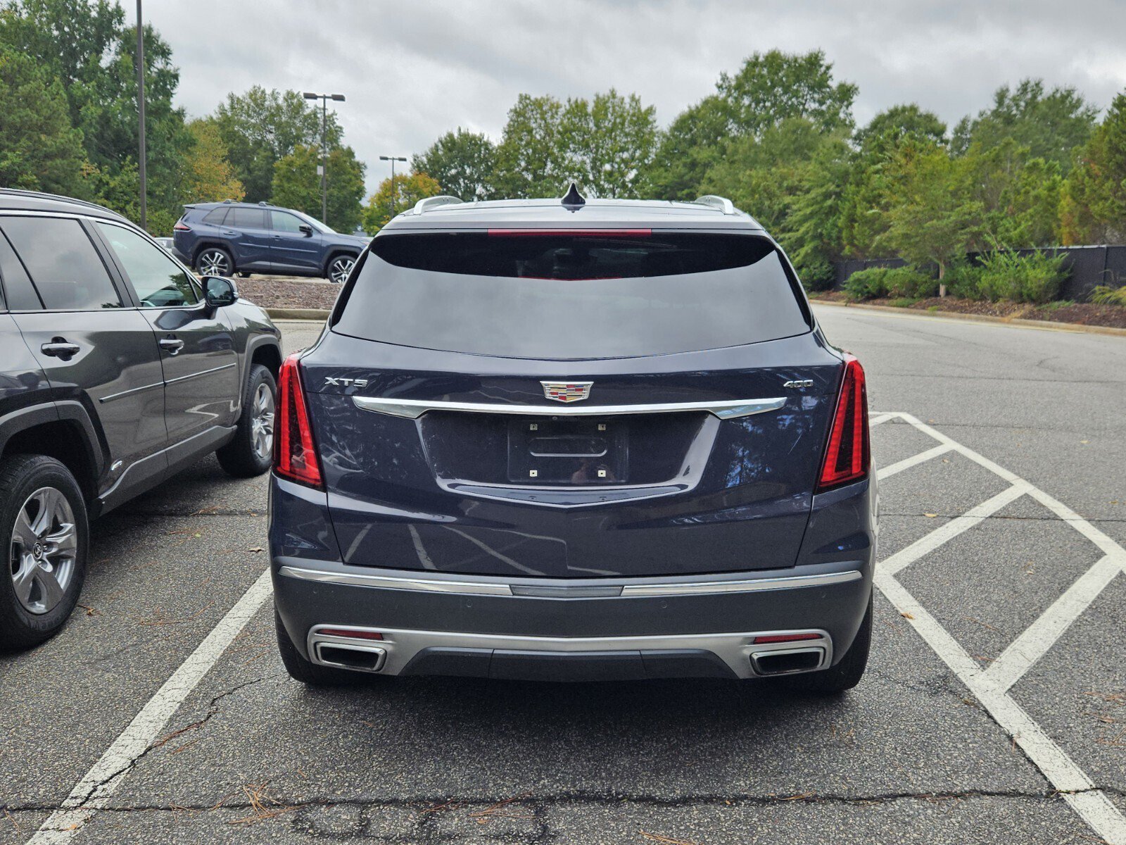 Used 2025 Cadillac XT5 Premium Luxury w/ Technology Package FWD image 4