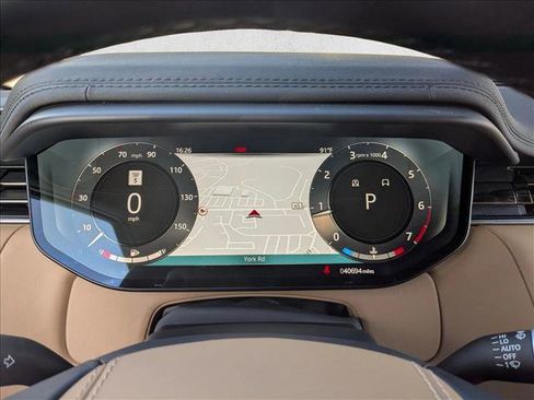 Used 2023 Land Rover Range Rover Sport SE image 11