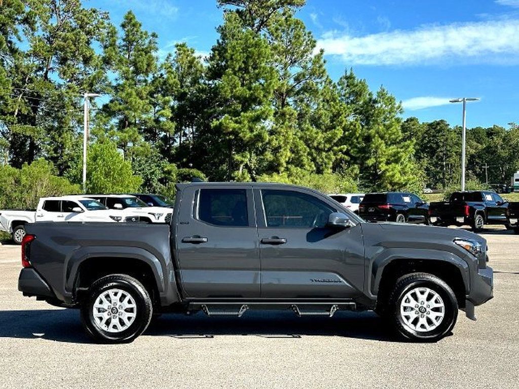 Used 2026 Toyota Tacoma SR5 AWD/4WD image 9