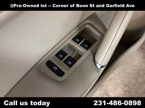 Used 2016 Volkswagen Golf S FWD image 15