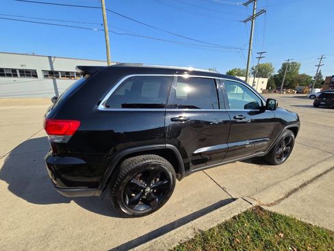 Used 2019 Jeep Grand Cherokee Laredo image 12