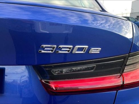 Used 2023 BMW 330e w/ M Sport Package image 33