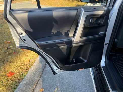 Used 2019 Toyota 4Runner SR5 image 30