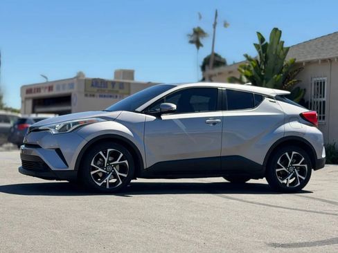 Used 2018 Toyota C-HR XLE FWD image 7