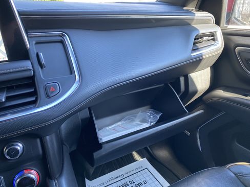 Used 2022 GMC Yukon XL AT4 image 30