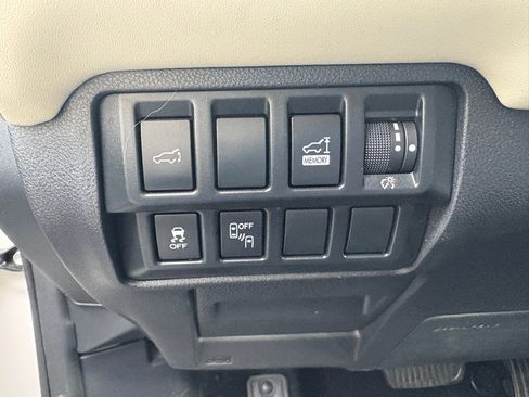 Used 2019 Subaru Ascent Limited image 11