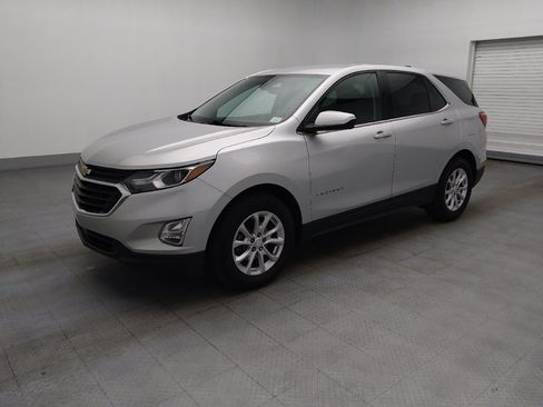 Used 2020 Chevrolet Equinox LT w/ Driver Convenience Package FWD image 2
