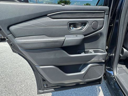 New 2026 Honda Pilot Touring image 18
