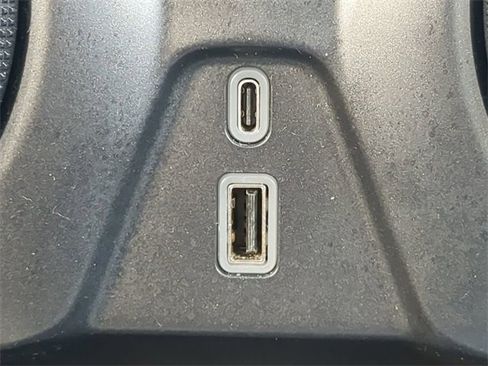 Used 2023 Chevrolet Blazer LT image 25