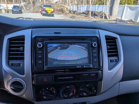 Used 2015 Toyota Tacoma 4x4 Access Cab V6 w/ SR5 Package image 13