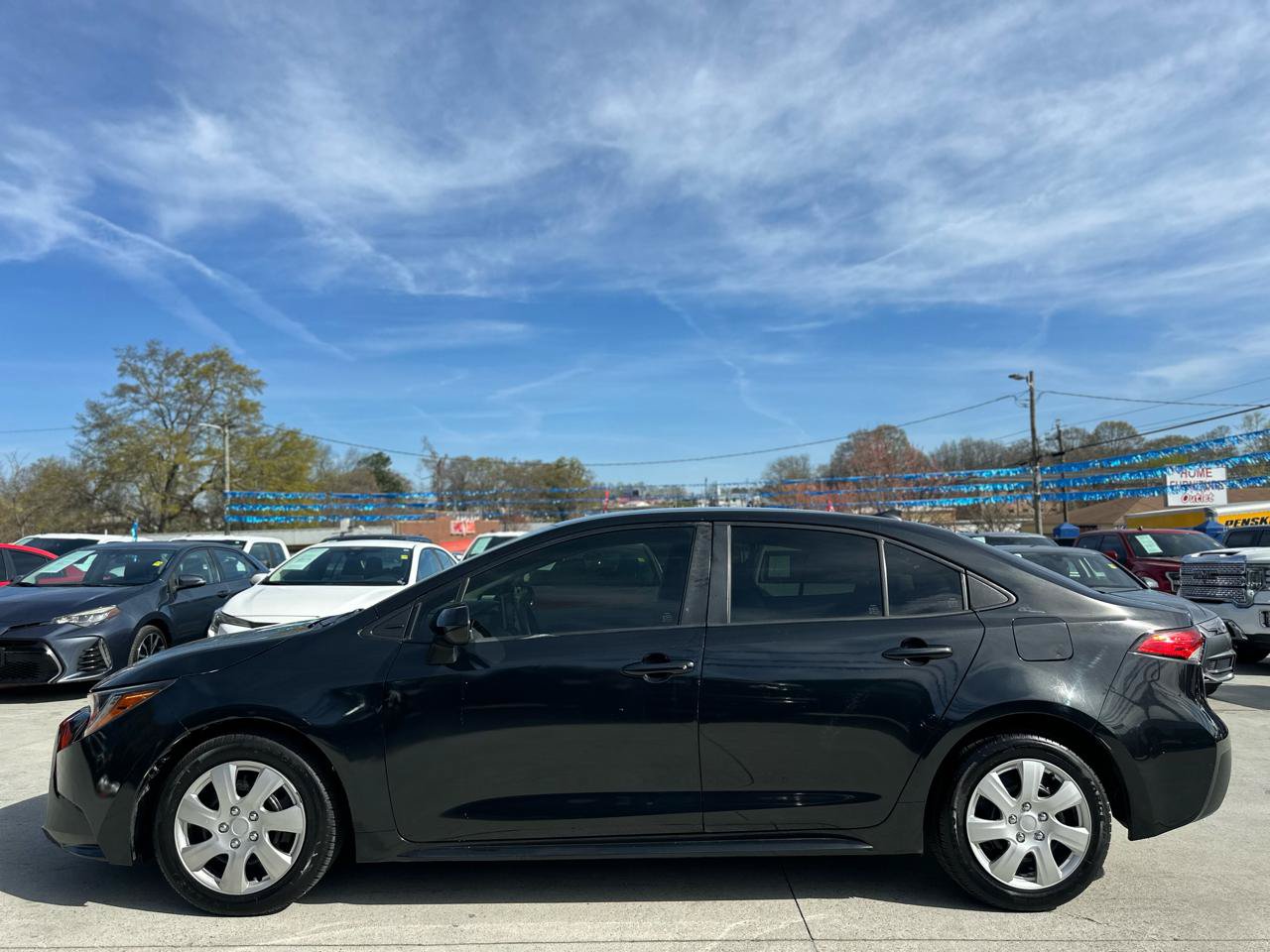 Used 2020 Toyota Corolla LE FWD image 4